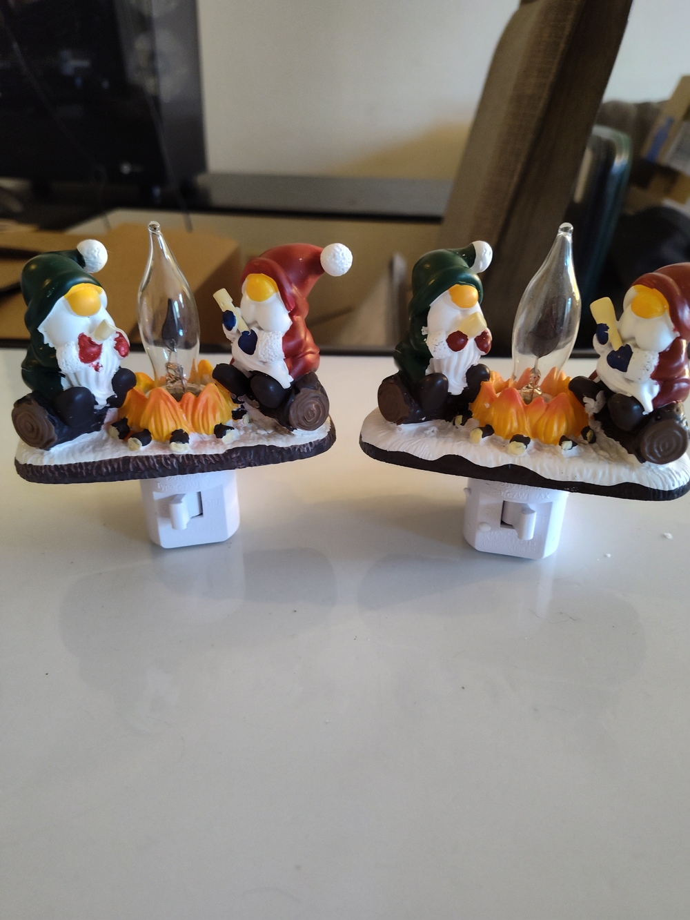 Holiday Gnome Night Light Plug-In Set - Green & Red